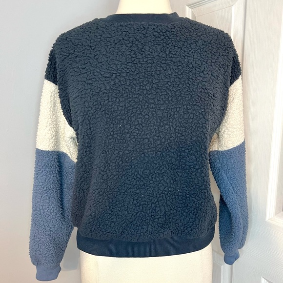 American Eagle Outfitters Tops - American Eagle Sherpa Pullover